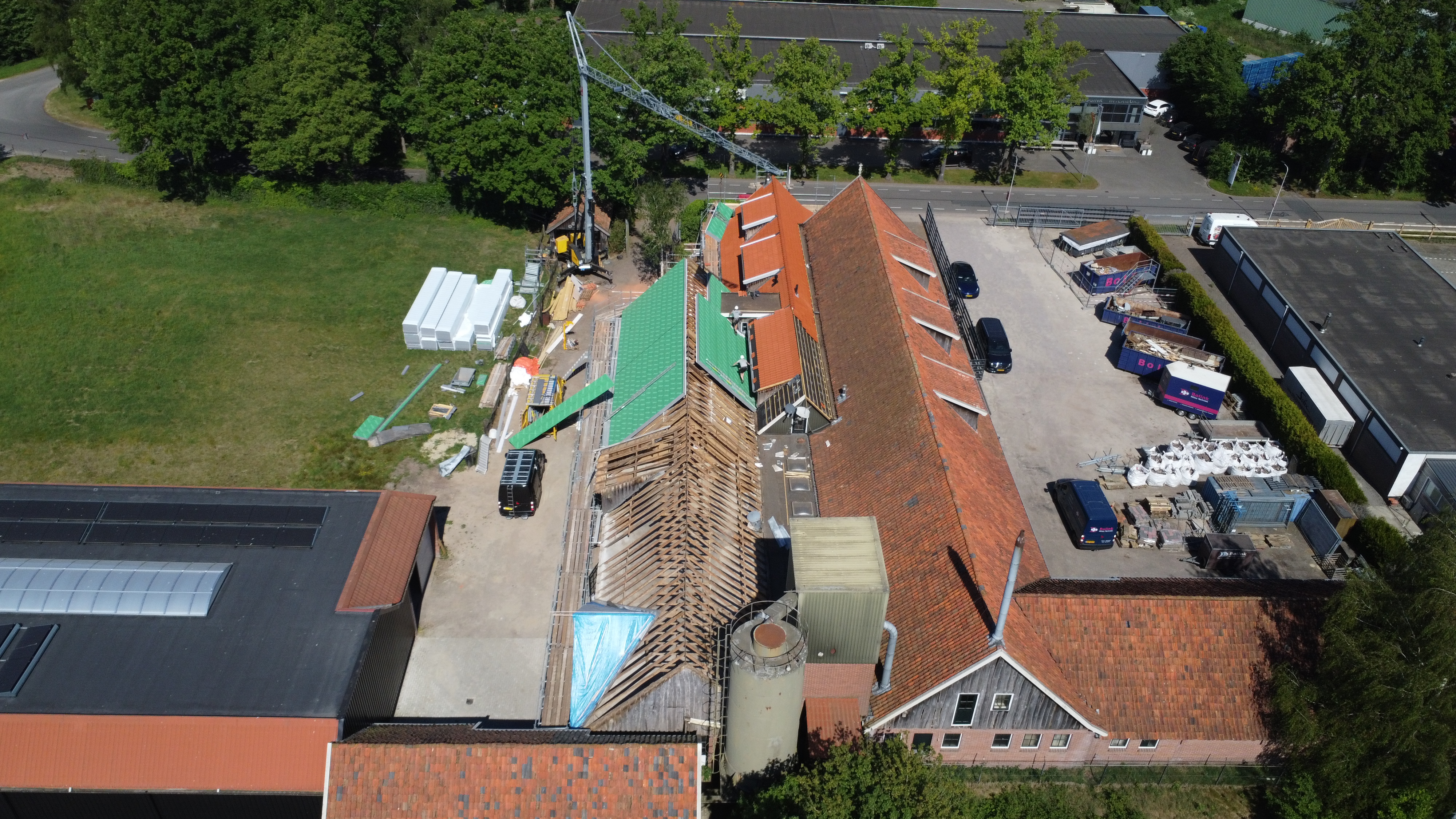 Restauratie en verduurzaming hellend dak en dakkapellen Weerselo fase 1 foto